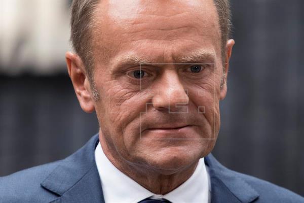 Tusk pide a los países de la UE que canten al "unísono"