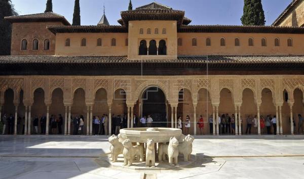 Alhambra renueva el sistema de reservas para evitar las colas y refuerza la seguridad