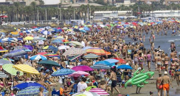 Agosto marcó otro récord de turistas extranjeros en un mes con 10,4 millones