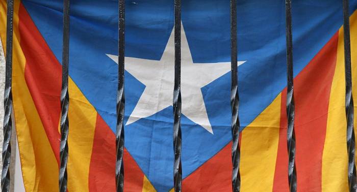 El independentismo catalán llama a la "movilización pacífica" para defender el referéndum
