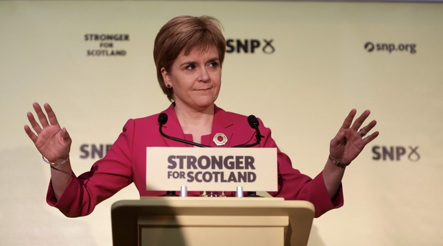 Primera ministra de Escocia: "Dejen votar a la gente"