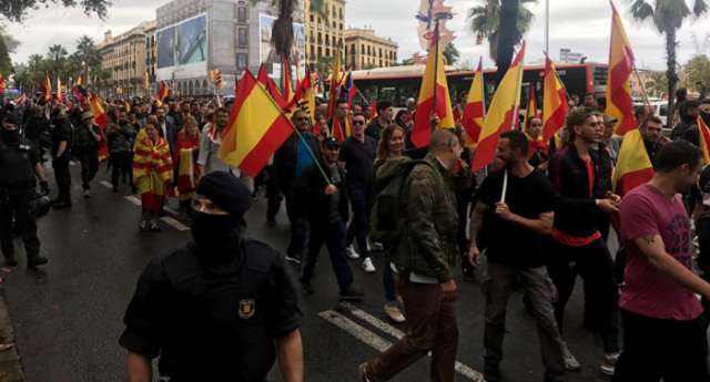 Protestas en Barcelona contra el referéndum del 1-O