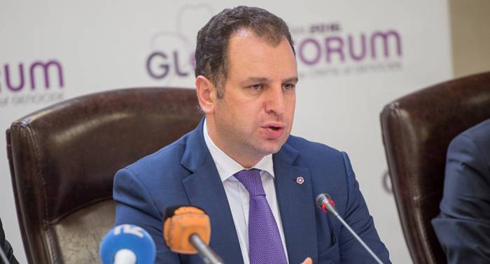 "Tenemos problemas con Georgia e Irán"-Ministro de Defensa armenio