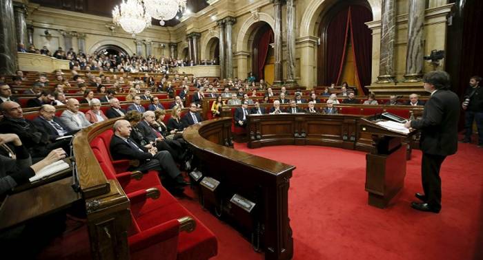 El Parlamento catalán pide celebrar el 9 de octubre el pleno para declarar la independencia