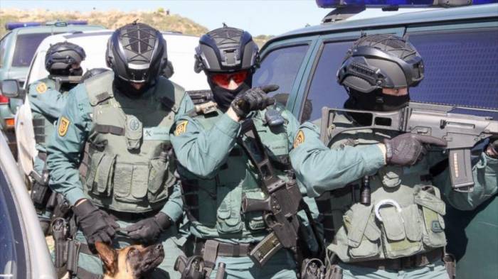 Agentes del Grupo de Acción Rápida se despliegan en Cataluña