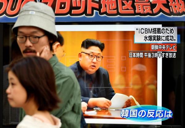 Kim Jong-un defiende sus "valiosas" armas nucleares frente a las amenazas de Trump