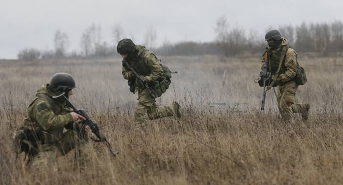 Militares ucranianos declaran cuatro soldados heridos en Donbás
