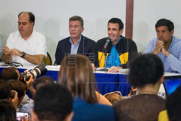 La oposición venezolana denuncia otra maniobra para restarle votos en las regionales