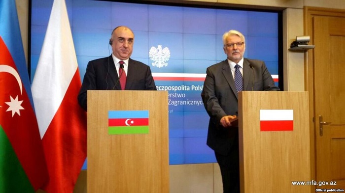 Ministro de Asuntos Exteriores polaco llega a Azerbaiyán
