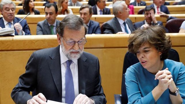 Rajoy delega en Sáenz de Santamaría las funciones del presidente de la Generalitat