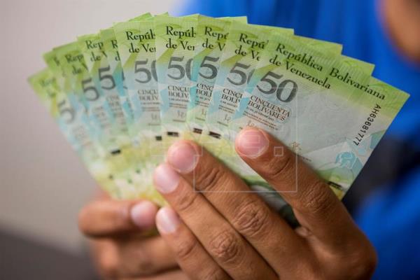 Explosión monetaria y caída productiva abocan a la hiperinflación a Venezuela