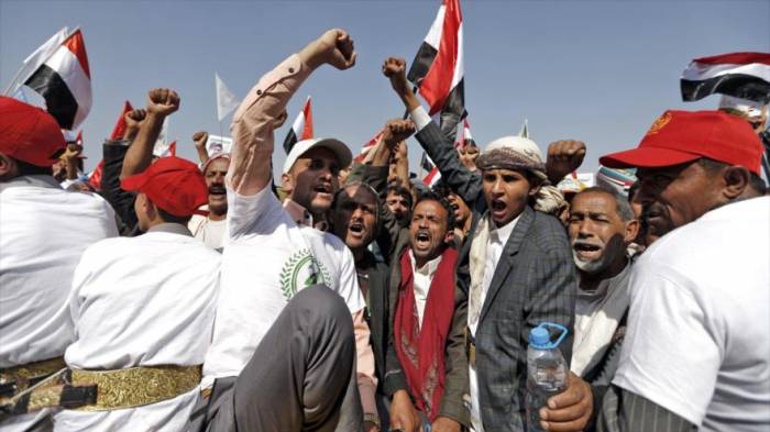 Arabia Saudí bloquea a Yemen por aire, tierra y mar