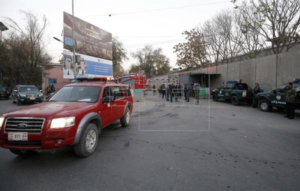 Al menos dos muertos en el ataque a una cadena de televisión en Kabul