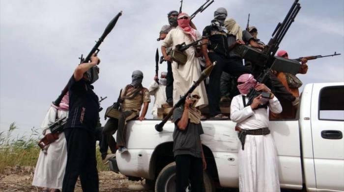 Daesh toma civiles como rehenes para escapar de Deir Ezzor