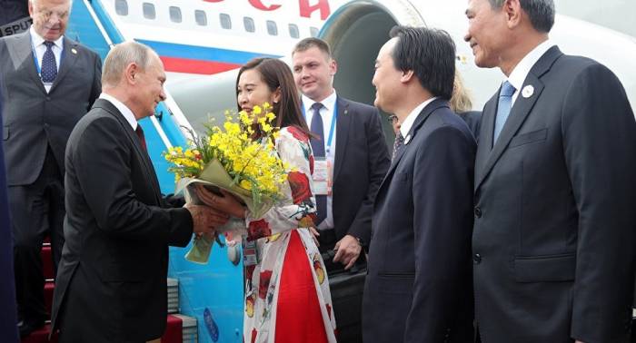 Putin llega a Vietnam para participar en la cumbre del APEC