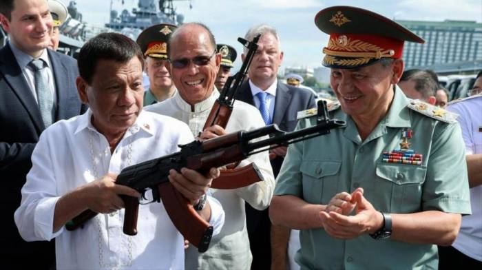 Duterte: Filipinas seguirá con la compra de armas de Rusia