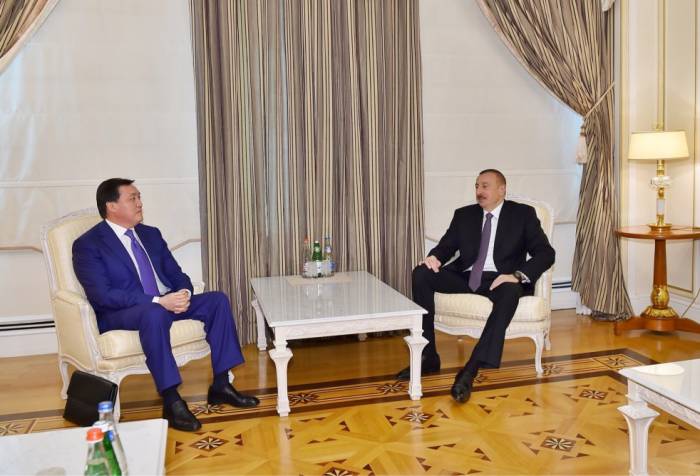 Ilham Aliyev recibe al viceprimer ministro kazajo