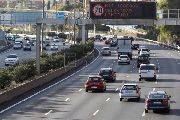 Madrid extiende al viernes el límite de velocidad a 70 km/hora en M-30 y accesos