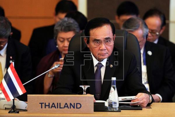 El primer ministro de Tailandia remodela el Gobierno para apuntalar la economía