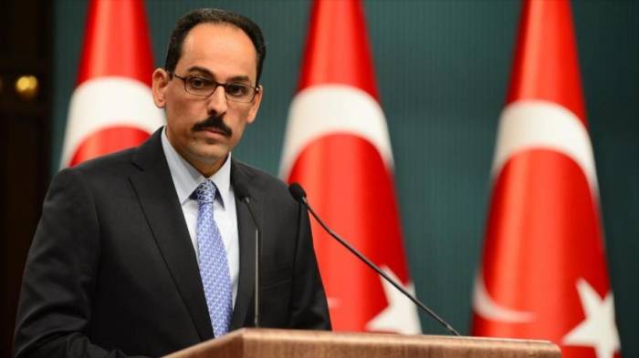 Turquía urge a EEUU a dejar de enviar armas a kurdos sirios