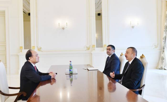 
El presidente de Azerbaiyán acogió al  ministro de Tecnologías de la Información y las Comunicaciones de Irán