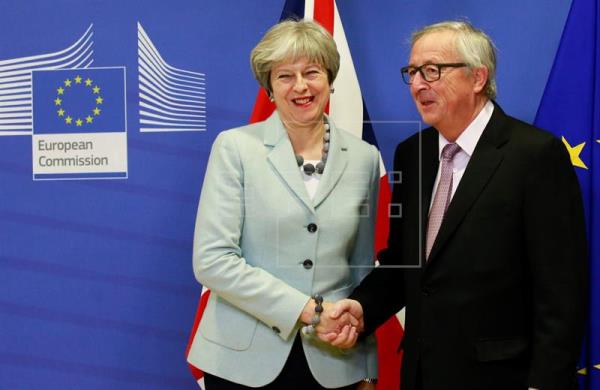 La CE y el Reino Unido alcanzan un acuerdo sobre la negociación del "brexit"