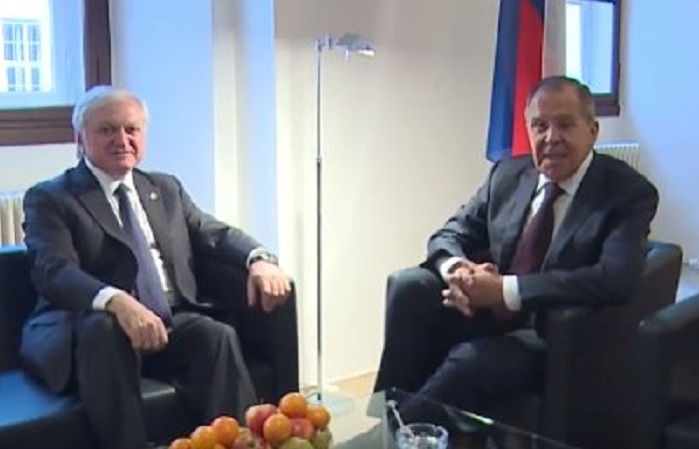 Lavrov discute el conflicto de Karabaj con el ministro armenio