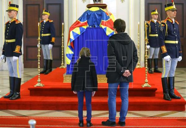 Rumanía rinde el último homenaje al rey Miguel I con un funeral de Estado