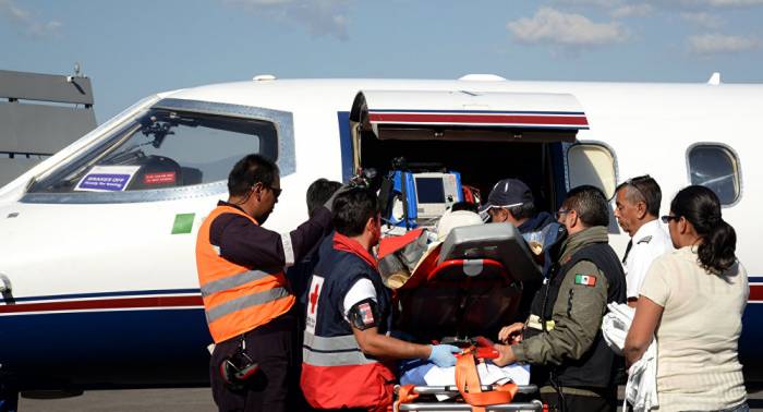 Choque de tren y autobús causa dos muertos y más de 40 heridos en México