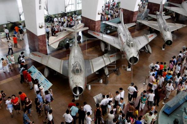 Aviones militares chinos sobrevuelan por primera vez el estrecho de Tshushima