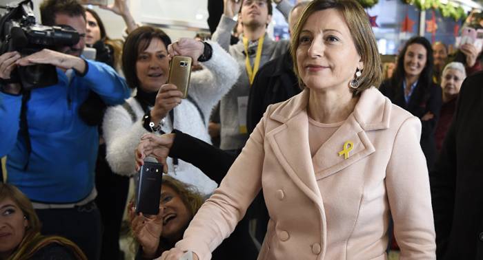 Los políticos de Cataluña empiezan a votar