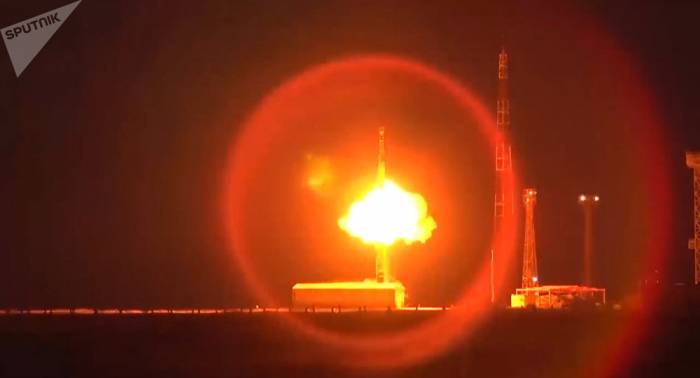 Rusia realiza un lanzamiento de prueba del misil balístico intercontinental Topol