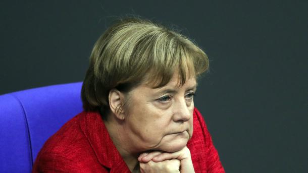 Cada una de dos personas piensa que Angela Merkel debe dejar la cancillería sin cumplir su mandato