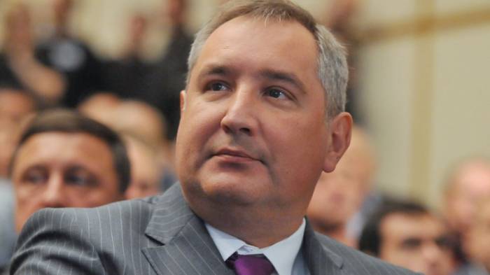 Ilham Aliyev admite a Dmitry Rogozin