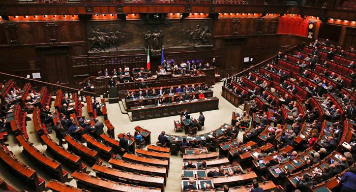 El presidente de Italia disuelve el Parlamento
