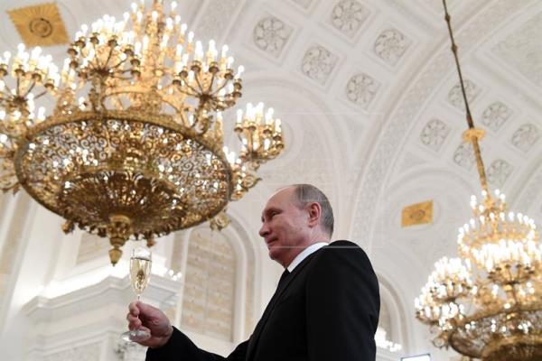 Putin aboga por un diálogo constructivo con EE.UU. en su felicitación a Trump