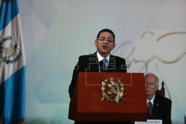 Morales desea la paz al mundo en el 21 aniversario del fin de la guerra en Guatemala