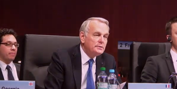 Jean-Marc Ayrault: La France soutient des pourparlers de fond sur le conflit au Karabakh