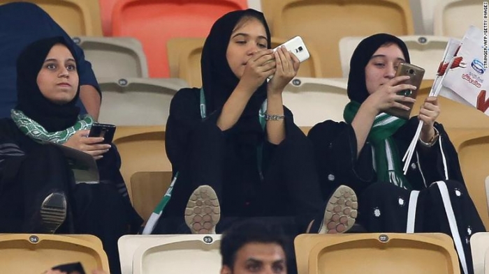 Saudi women attend soccer match for first time