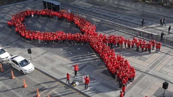 Jefe de ONUSIDA: El mundo espera acabar con el sida en 2030