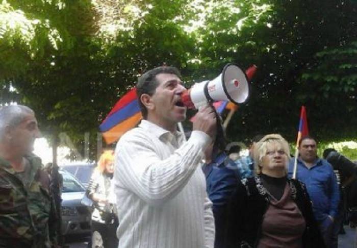 Ermənistanda hökuməti devirməyə çağırış edildi - Aksiyalar başladı 