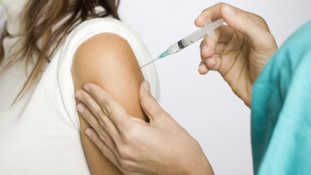 Vacunarse cada año contra la gripe protege ante casos graves