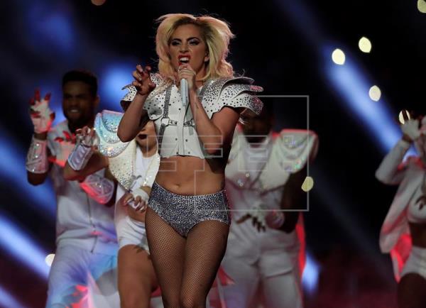 Lady Gaga inicia una gira europea en Barcelona, tras anularla por fibromialgia