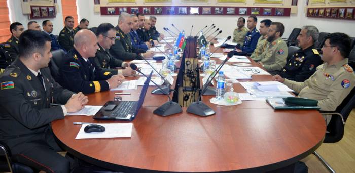 Se llevan a cabo negociaciones militares entre Azerbaiyán y Pakistán