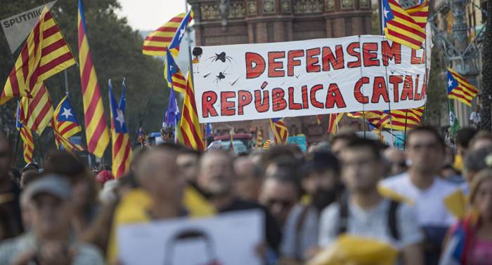 Justicia española investiga la presunta vigilancia a políticos en el referéndum catalán