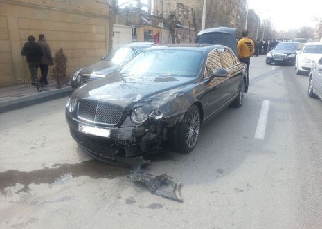 250 min dollarlıq Bentley qəzaya düşdü- FOTO