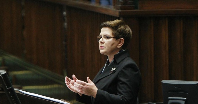 Poland to help fight terrorism, reserved on migrants Poland to help fight terrorism, reserved on migrants