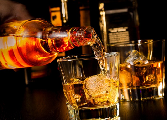 En Chine, de l`alcool vieilli dans le bambou