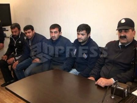  Bərdədə 4 nəfər bir qızı qaçırdı - FOTO