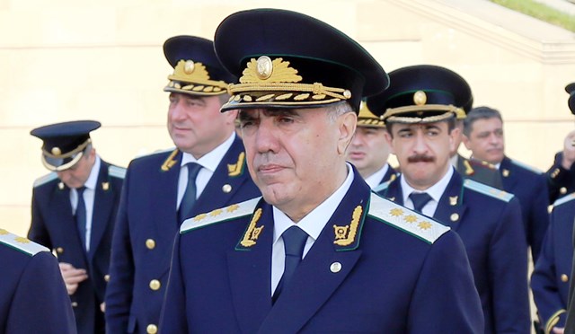 Zakir Qaralov 9 nəfəri işdən çıxarıb